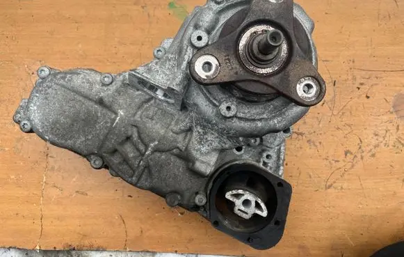 BMW X1 E84 Gearbox transfer box case 7643755