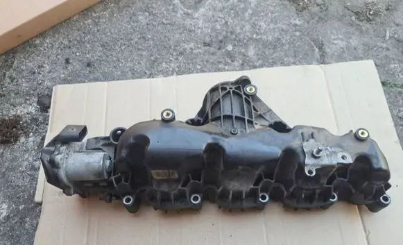 Volkswagen PASSAT B6 Intake manifold 03l129711AG