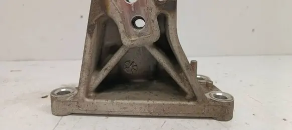 KIA Rio Gearbox mounting bracket
