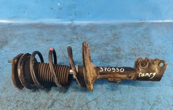 Toyota Camry Front shock absorber/damper 4851033500