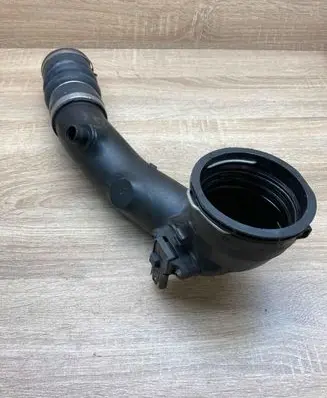 BMW 5 F10 F11 Intercooler hose/pipe 7588268 758549302
