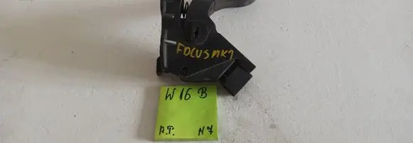 Ford Focus Accelerator throttle pedal 1212123