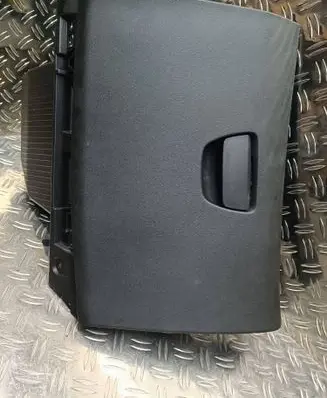Peugeot 208 Glove box 9673811277