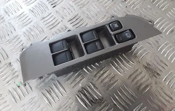Nissan X-Trail T30 Electric window control switch 80960EQ300