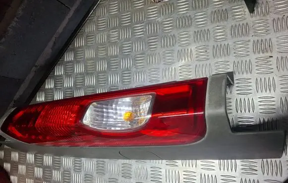 Opel Vivaro Rear/tail lights 93857722
