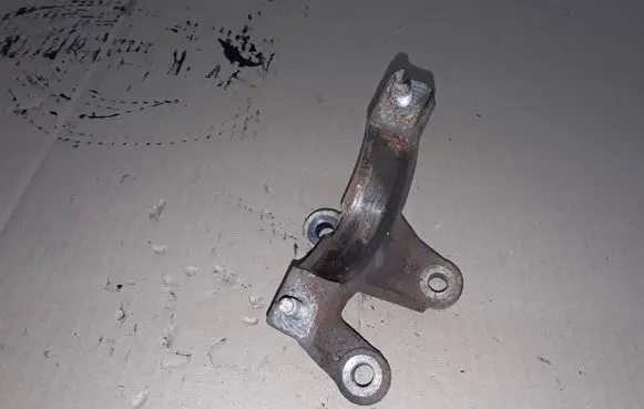 Ford Focus Driveshaft support bearing bracket AV613K305CA