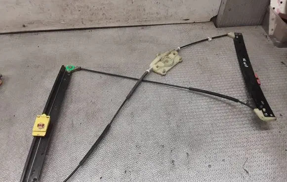 Audi A6 S6 C6 4F Front window lifting mechanism without motor 