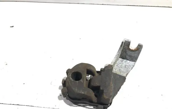 Peugeot 307 Muffler mount bracket/holder 