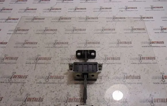 Mercedes-Benz E W211 Front door check strap stopper