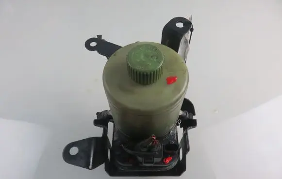 Seat Cordoba (6L) Power steering pump 6Q1423051AJ 6Q0423156S 6Q2423051T