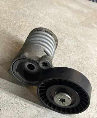Volvo S40 Generator/alternator belt tensioner 30650957 23906902