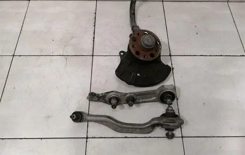 Mercedes-Benz CLS C219 Front wheel bearing hub A2113305220