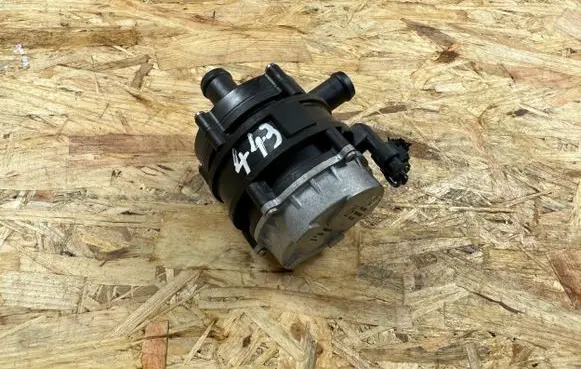 Volvo XC40 Electric auxiliary coolant/water pump 32257968