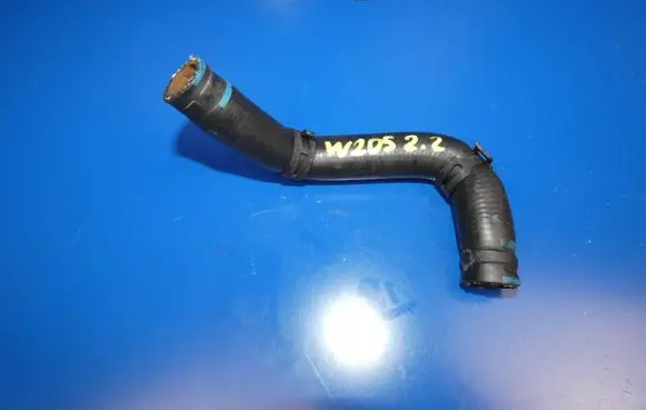 Mercedes-Benz C W205 Engine coolant pipe/hose A6512031382