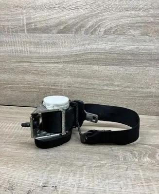 Mini One - Cooper F56 F55 Rear seatbelt 33005876
