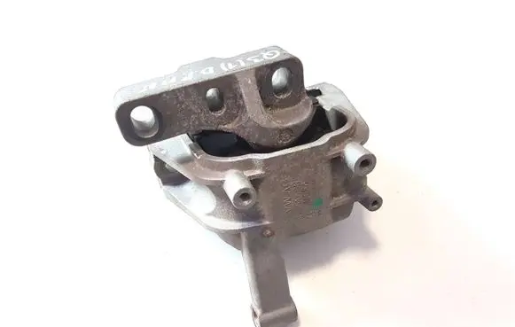 Audi Q3 8U Engine mount bracket 5N0199262