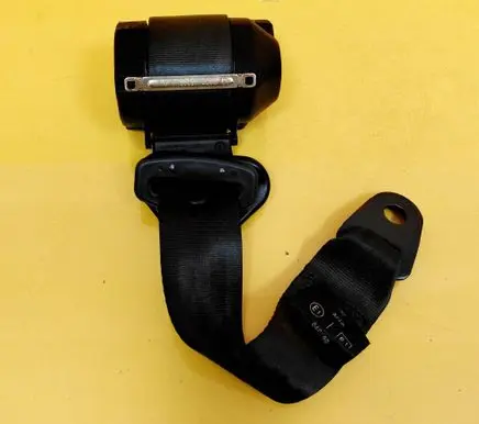 Nissan Micra Rear seatbelt 33028576