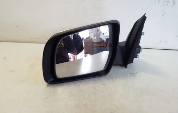 Front door electric wing mirror