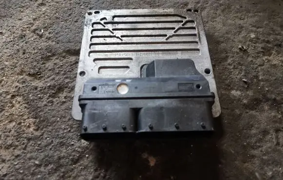 Mercedes-Benz E W211 Engine control unit/module A2711539179