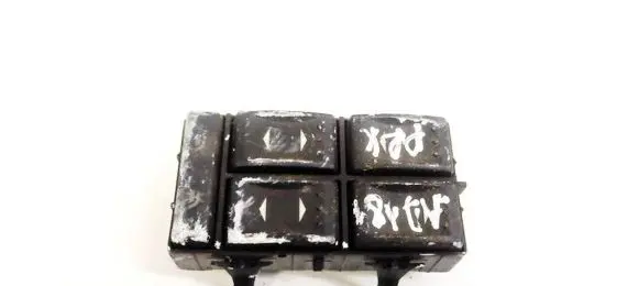 Ford Mondeo Mk III Electric window control switch 1S7T14A132BE 03163452