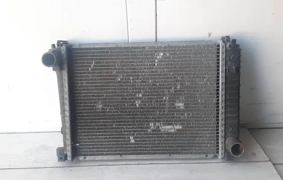 BMW 3 E30 Coolant radiator 1712821