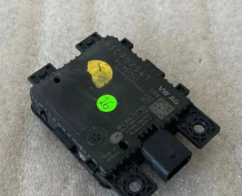 Volkswagen Golf VIII Distronic sensor radar 95C907541