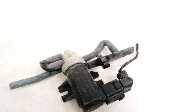 Volkswagen Golf IV Turbo solenoid valve 1J0906627A 72290325
