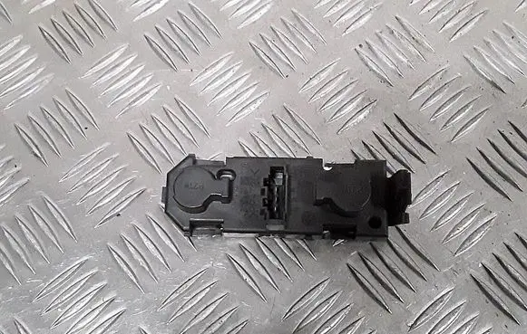 Ford Galaxy Tail light bulb cover holder 7m3945257a