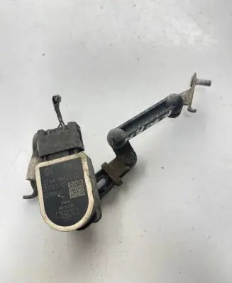 Headlight/headlamp level sensor