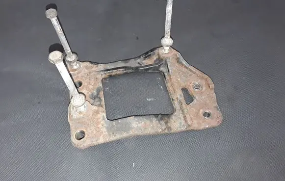 Lexus RX 330 - 350 - 400H A/C compressor mount bracket 246260554
