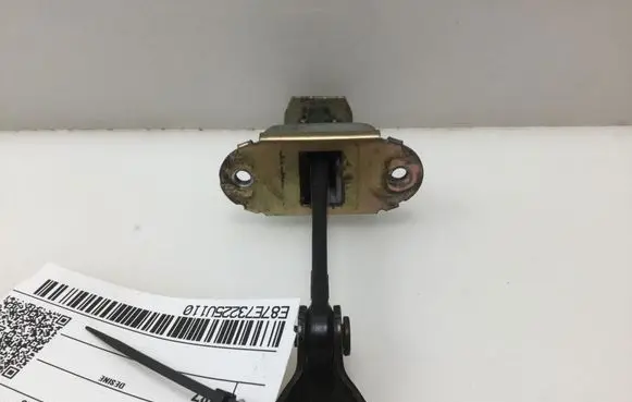 Nissan Note (E11) Rear door check strap stopper 