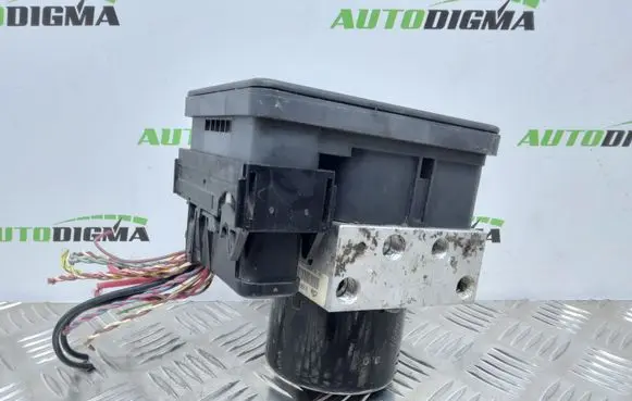 Volvo V50 ABS Pump 30647857A 4N512C405AC