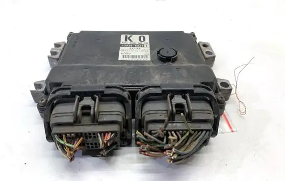 Suzuki Swift I Engine control unit/module ECU 3392062J0