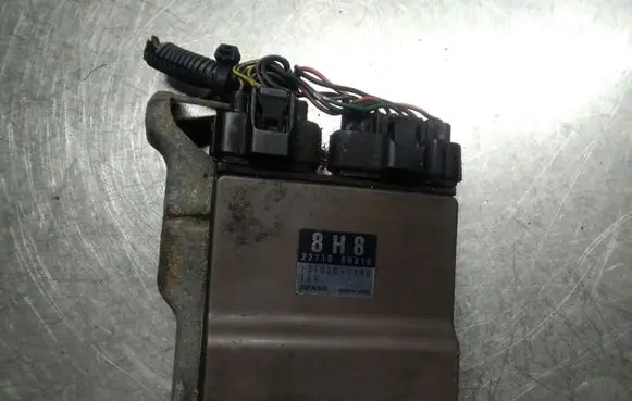 Nissan X-Trail T30 Fuel injection control unit/module 227108H810 131000190