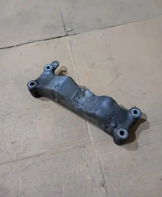Peugeot 3008 I Engine mounting bracket 9655923080