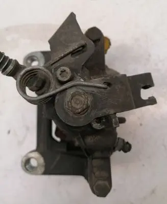 Opel Vivaro Rear brake caliper 323277501