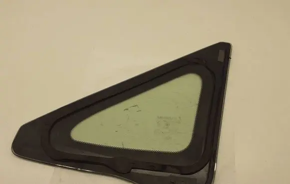 Honda FR-V Front door vent window glass four-door 43R00127 95120