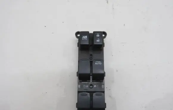 Suzuki Swift II Electric window control switch