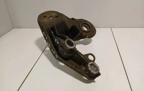 Audi A6 S6 C6 4F Engine mounting bracket