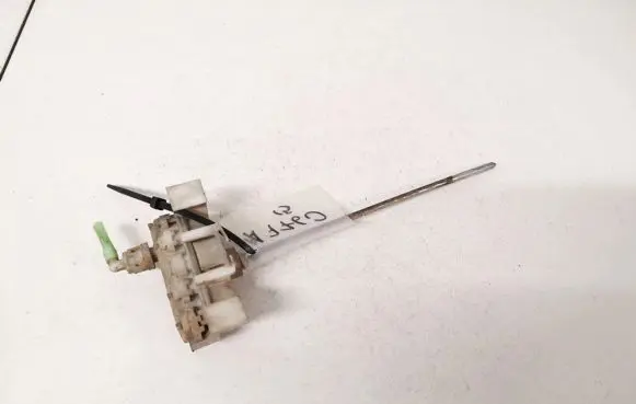 Audi A4 S4 B5 8D Central locking vacuum pump 8d0862153