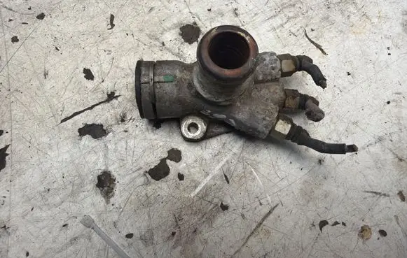 Audi A4 S4 B5 8D Thermostat 028121145