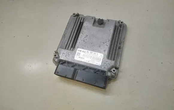 Skoda Octavia Mk3 (5E) Engine control unit/module 04L907309B 0281018510
