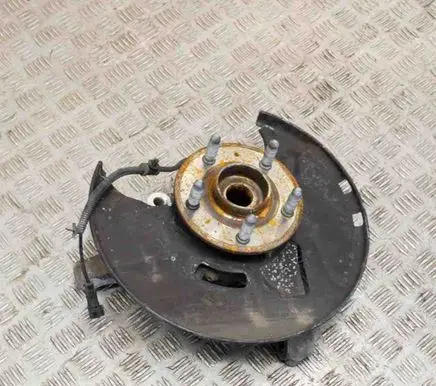 Front wheel hub