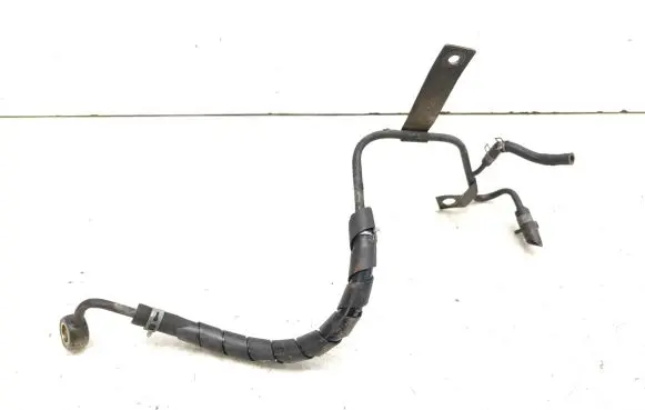 Mazda B series UF Fuel injector supply line/pipe 