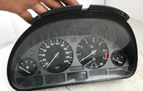 BMW 5 E39 Speedometer (instrument cluster) 8375900