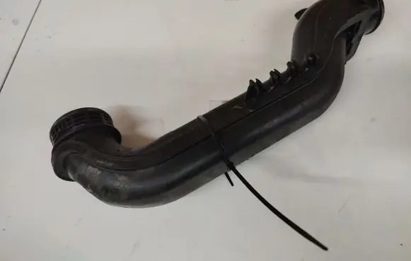 Skoda Octavia Mk2 (1Z) Intercooler hose/pipe 