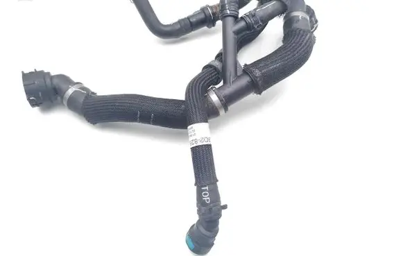 Land Rover Range Rover Evoque L551 Engine coolant pipe/hose L8D2-8260-BA