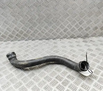Mercedes-Benz CLS C257 Engine coolant pipe/hose A2135012782