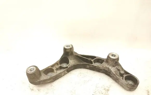 Mercedes-Benz GLC X253 C253 Engine mounting bracket A6420140600