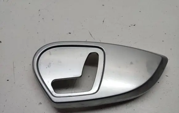 Mercedes-Benz ML W164 Front door seat control surround trim 313205 A6758